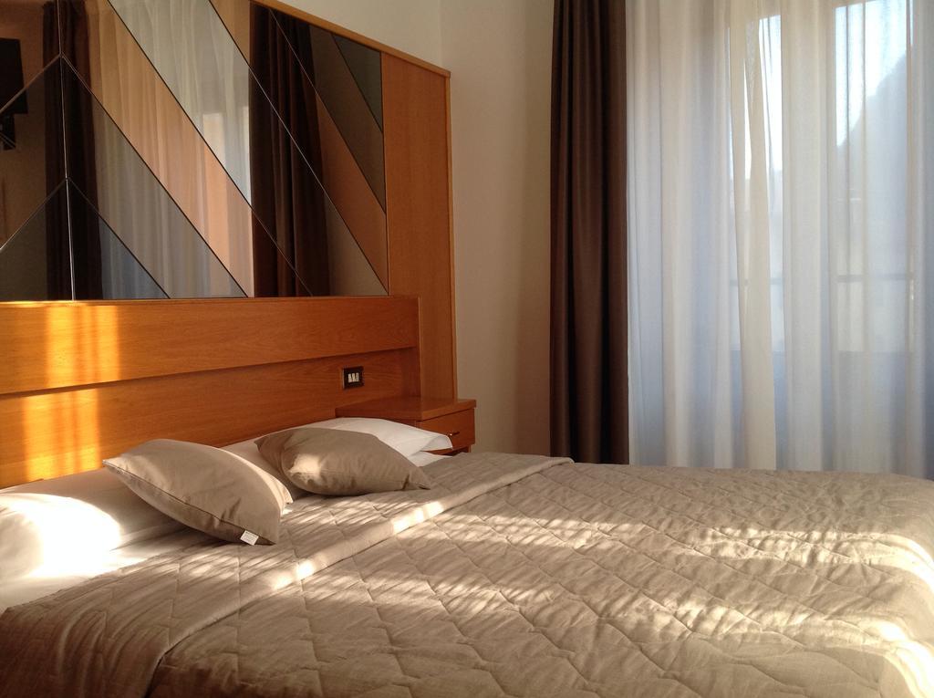 Albergo Ristorante Da Neni โมรี ภายนอก รูปภาพ