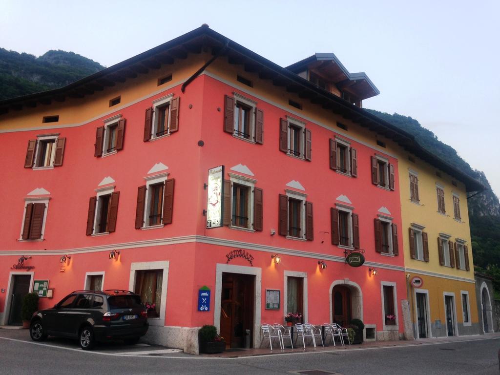 Albergo Ristorante Da Neni โมรี ภายนอก รูปภาพ