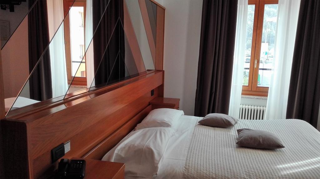 Albergo Ristorante Da Neni โมรี ภายนอก รูปภาพ